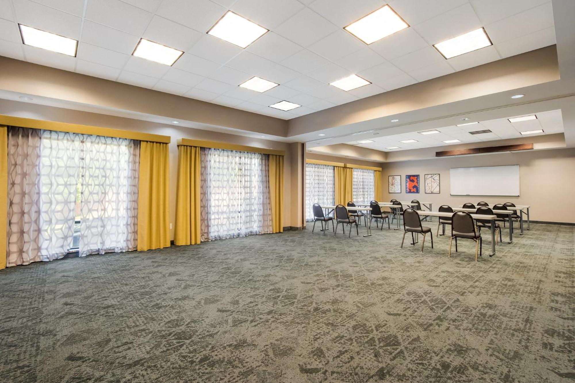 Holiday Inn Express & Suites Lexington By Ihg Экстерьер фото