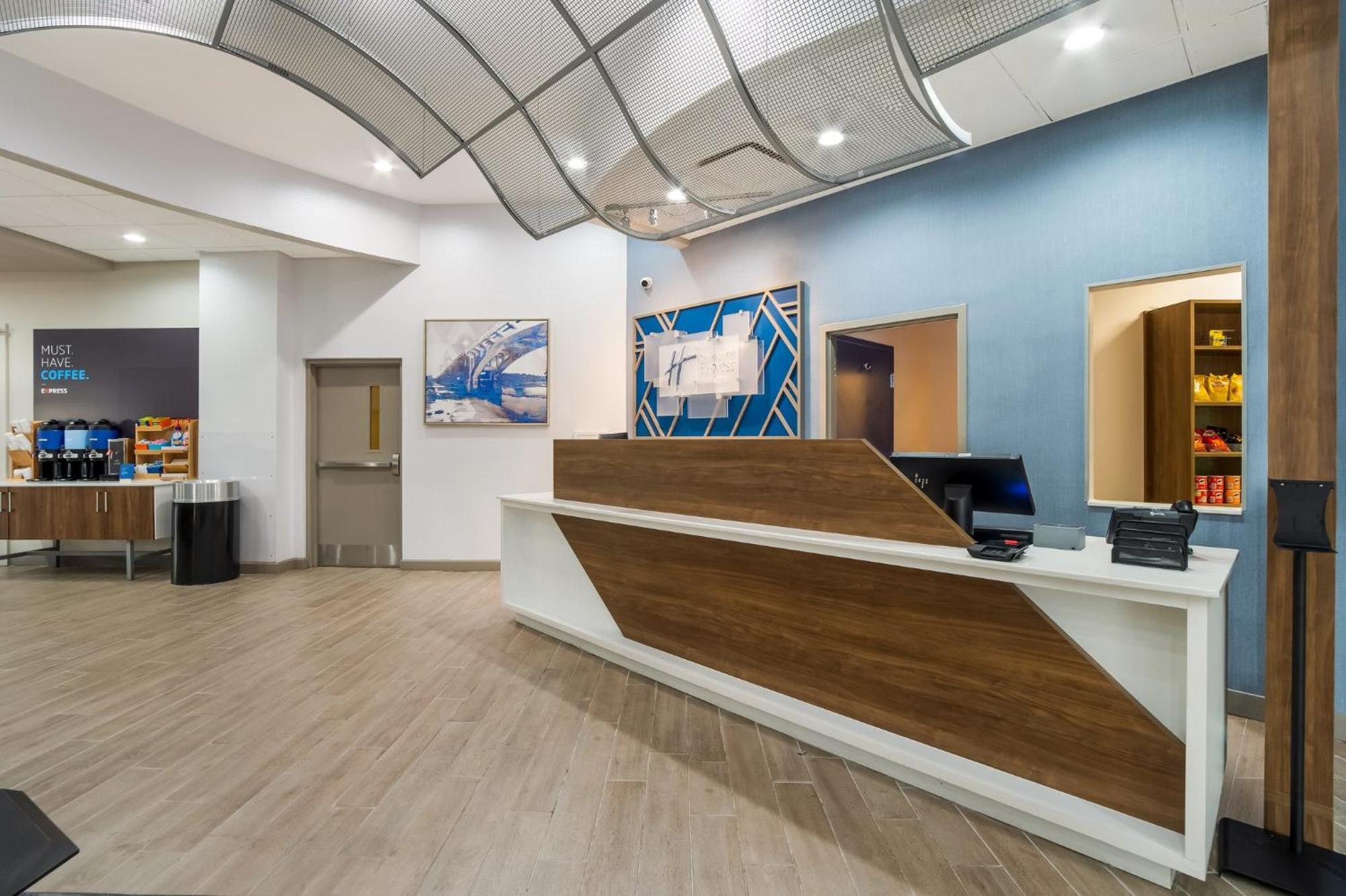 Holiday Inn Express & Suites Lexington By Ihg Экстерьер фото