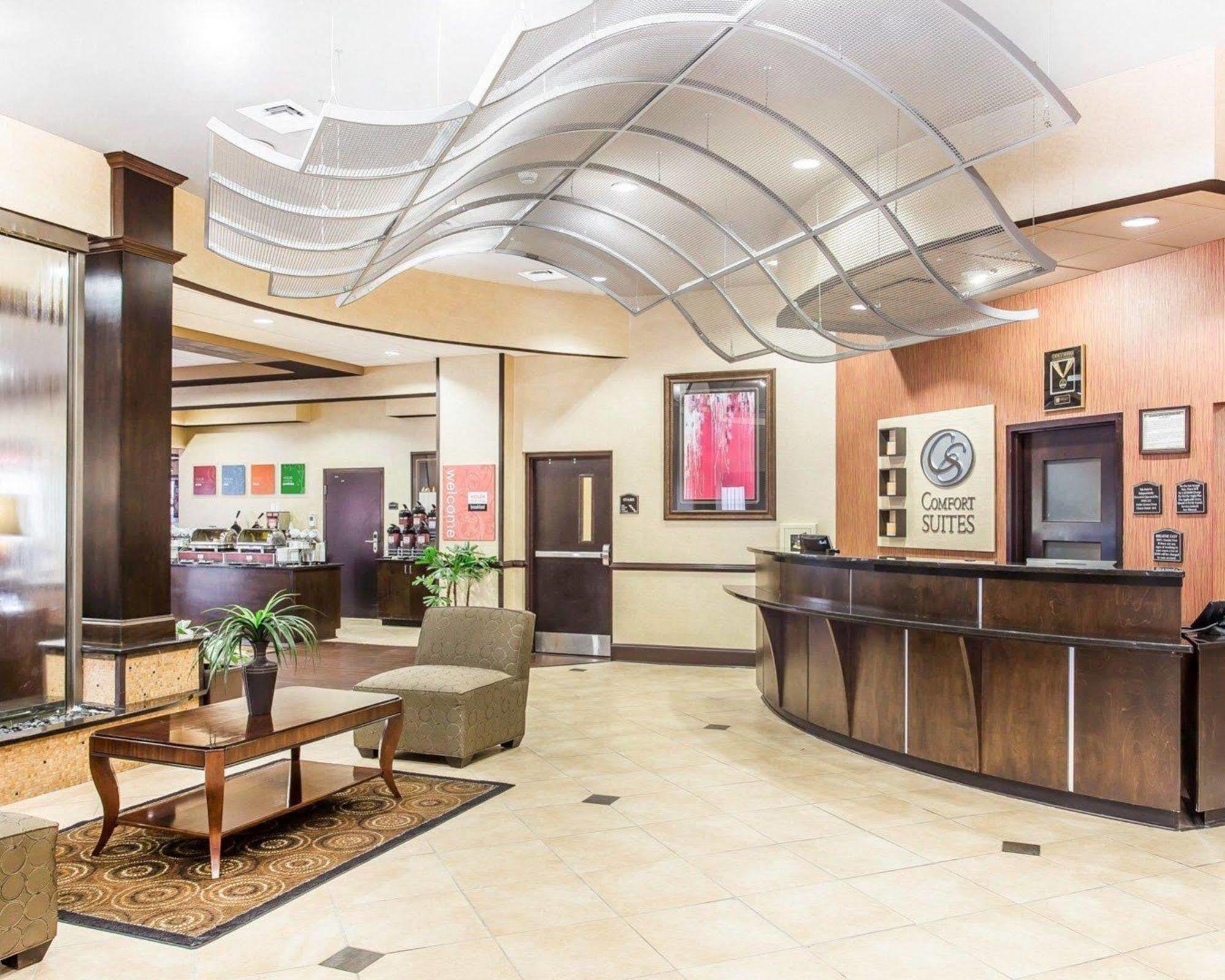 Holiday Inn Express & Suites Lexington By Ihg Экстерьер фото